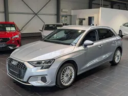 Silber Gebraucht 2023 Audi A3 Sportback Advanced Kombi | 27.900 € (Fairer Preis)