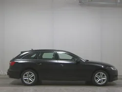 Mythosschwarz (metallic) Gebraucht 2021 Audi A4 Basis Kombi | 18.380 € (Guter Preis)