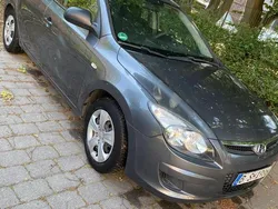 Grau Gebraucht 2009 Hyundai i30 Kleinwagen | 2.500 € (Guter Preis)