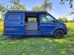 Blau Gebraucht 2017 VW T6 Van | 34.500 € (Teuer)