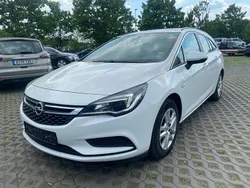 Weiß Gebraucht 2019 Opel Astra Innovation Kombi | 6.500 € (Guter Preis)