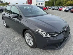 Grau Gebraucht 2022 VW Golf VIII Life Limousine | 19.285 € (Guter Preis)