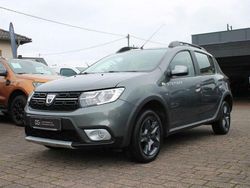Grau Gebraucht 2018 Dacia Sandero Celebration Kleinwagen | 7.950 € (Guter Preis)