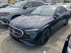 Schwarz Neu 2025 Mercedes E200 Premium Plus Limousine | 78.650 €
