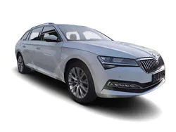 Weiss Gebraucht 2023 Skoda Superb Style Kombi | 41.708 €