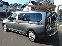 Grau Gebraucht 2024 VW Caddy Maxi Van / Kleinbus | 29.500 € (Teuer)