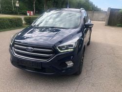 Blau Gebraucht 2017 Ford Kuga ST-Line SUV | 12.999 € (Fairer Preis)