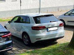 Weiß Gebraucht 2018 Audi A3 Sportback Kleinwagen | 20.000 € (Etwas zu teuer)