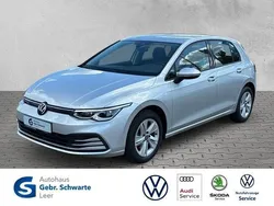 Silber Gebraucht 2022 VW Golf VIII Life Limousine | 20.990 € (Guter Preis)