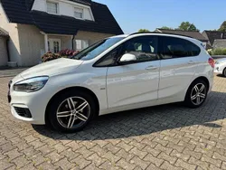 Weiß Gebraucht 2015 BMW 218 Active Tourer Sport Line Van / Kleinbus | 13.500 € (Fairer Preis)