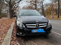 Schwarz Gebraucht 2012 Mercedes B180 Van / Kleinbus | 9.250 € (Guter Preis)