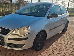 Silber Gebraucht 2005 VW Polo Trendline Kleinwagen | 590 € (Fairer Preis)
