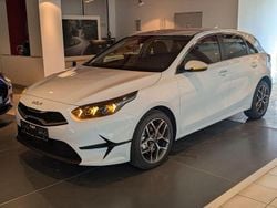 Weiß Neu 2025 Kia Ceed Kleinwagen | 24.390 € (Fairer Preis)