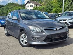 Grau Gebraucht 2012 Hyundai i30 Limousine | 4.790 € (Guter Preis)