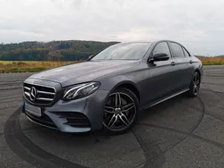 Grau Gebraucht 2018 Mercedes E200 Limousine | 29.000 € (Fairer Preis)