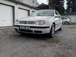 Weiß Gebraucht 1999 VW Golf IV Comfortline Limousine | 2.399 € (Etwas zu teuer)