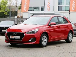 Rot Gebraucht 2019 Hyundai i30 Pure Limousine | 13.900 € (Fairer Preis)