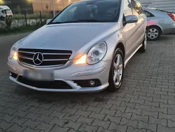 Silber Gebraucht 2009 Mercedes R500 AMG Van / Kleinbus | 7.350 €