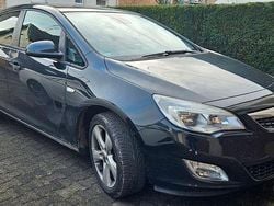 Schwarz Gebraucht 2011 Opel Astra Selection Limousine | 2.300 € (Guter Preis)