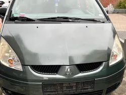 Grün Gebraucht 2005 Mitsubishi Colt Kleinwagen | 750 €