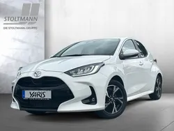 Weiß Neu 2025 Toyota Yaris Hybrid Limousine | 26.222 € (Fairer Preis)