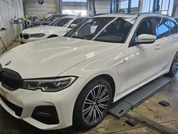 Weiß Gebraucht 2021 BMW 330e M Sport Limousine | 27.240 € (Fairer Preis)