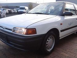 Weiß Gebraucht 1995 Mazda 323 Limousine | 2.450 €