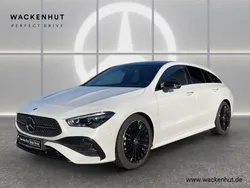 Weiss Gebraucht 2024 Mercedes CLA220 Shooting Brake AMG Kombi | 45.900 €