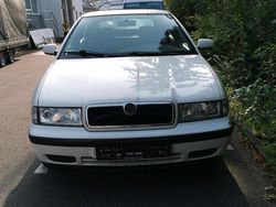Weiß Gebraucht 2001 Skoda Octavia Limousine | 1.750 € (Fairer Preis)