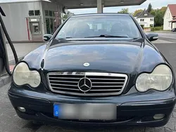 Schwarz Gebraucht 2001 Mercedes C180 Limousine | 1.900 € (Fairer Preis)