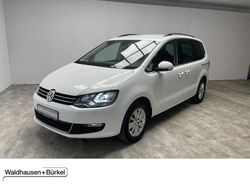 Pure white (weiß) Gebraucht 2018 VW Sharan Comfortline Van / Kleinbus | 22.800 € (Fairer Preis)