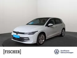 Weiss Gebraucht 2024 VW Golf VIII Life Limousine | 23.987 € (Guter Preis)