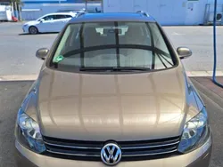 Braun Gebraucht 2009 VW Golf Plus Cross Comfortline Van / Kleinbus | 8.650 € (Teuer)