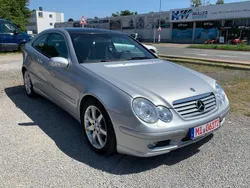 Brillantsilber metalliclack Gebraucht 2003 Mercedes C200 Coupé | 6.750 €