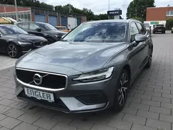 Osmium grey (grau) Gebraucht 2020 Volvo V60 Momentum Kombi | 34.990 € (Etwas zu teuer)