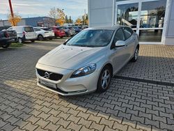 Luminous sand / metallic Gebraucht 2018 Volvo V40 Kinetic Kombi | 12.990 € (Fairer Preis)