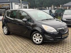 Schwarz Gebraucht 2011 Opel Meriva Design Edition Van / Kleinbus | 4.499 € (Fairer Preis)