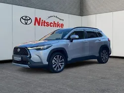 Silver metallic Gebraucht 2022 Toyota Corolla Cross Team SUV | 29.990 € (Guter Preis)