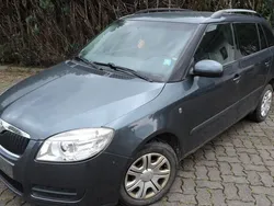 Grau Gebraucht 2010 Skoda Fabia Kombi | 800 € (Superpreis)