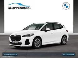 Weiß Neu 2025 BMW 220 M Sport Van / Kleinbus | 44.198 € (Etwas zu teuer)