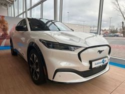 Weiß Gebraucht 2022 Ford Mustang Mach-E SUV | 27.900 € (Guter Preis)