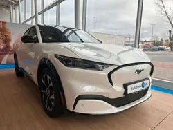Weiß Gebraucht 2022 Ford Mustang Mach-E SUV | 30.600 € (Fairer Preis)