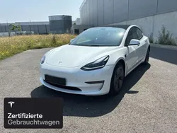 Weiß Gebraucht 2021 Tesla Model 3 Long Range Limousine | 30.100 € (Fairer Preis)