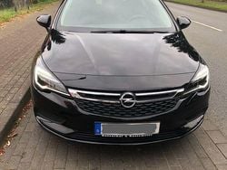 Schwarz Gebraucht 2017 Opel Astra Selection Kombi | 10.000 € (Fairer Preis)