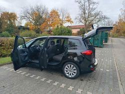 Schwarz Gebraucht 2018 Opel Zafira Tourer Van / Kleinbus | 15.900 € (Fairer Preis)