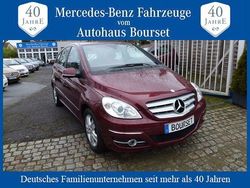 Rot Gebraucht 2009 Mercedes B180 Van / Kleinbus | 10.900 € (Teuer)
