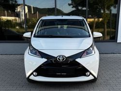 Weiß Gebraucht 2017 Toyota Aygo X-play Kleinwagen | 11.500 € (Fairer Preis)