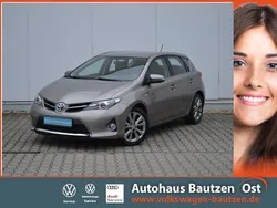 Avantgarde bronze metallic Gebraucht 2014 Toyota Auris Hybrid Life+ Limousine | 13.840 € (Fairer Preis)