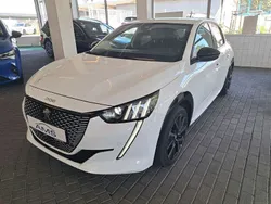 Weiß Gebraucht 2023 Peugeot e-208 GT Kleinwagen | 21.490 € (Fairer Preis)