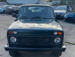 Grün Gebraucht 2011 Lada niva SUV | 1.499 €